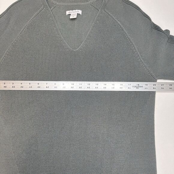 Athleta Sweater Womens Small Hanover V-Neck Gray Knit Merino Wool Blend Relaxed - Picture 8 of 9